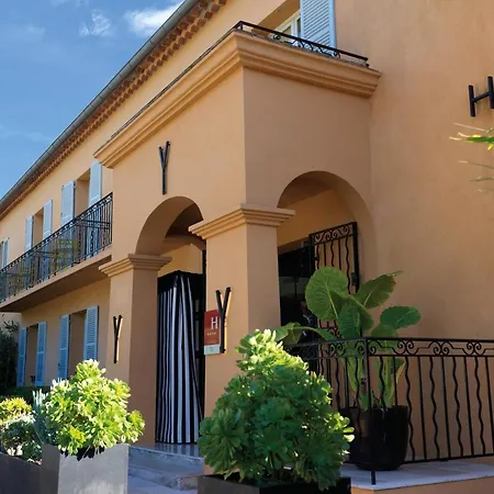 Le Y Hotel