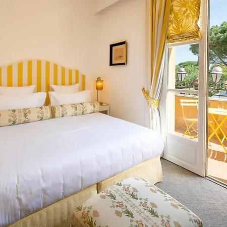 Le Y Hotel 4*
