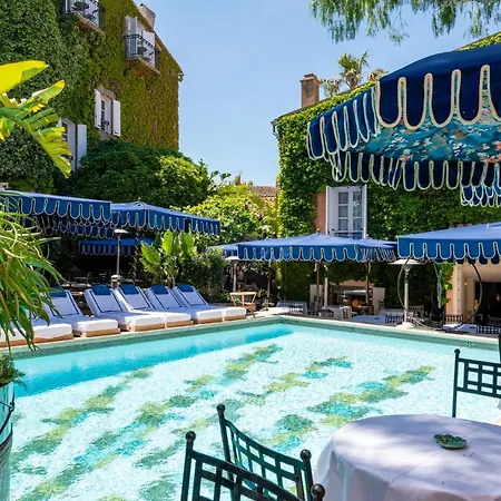 Le Y Hotel