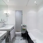 Le Y 酒店 4*