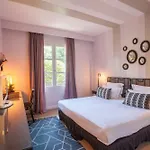 Le Y 4* 圣特罗佩